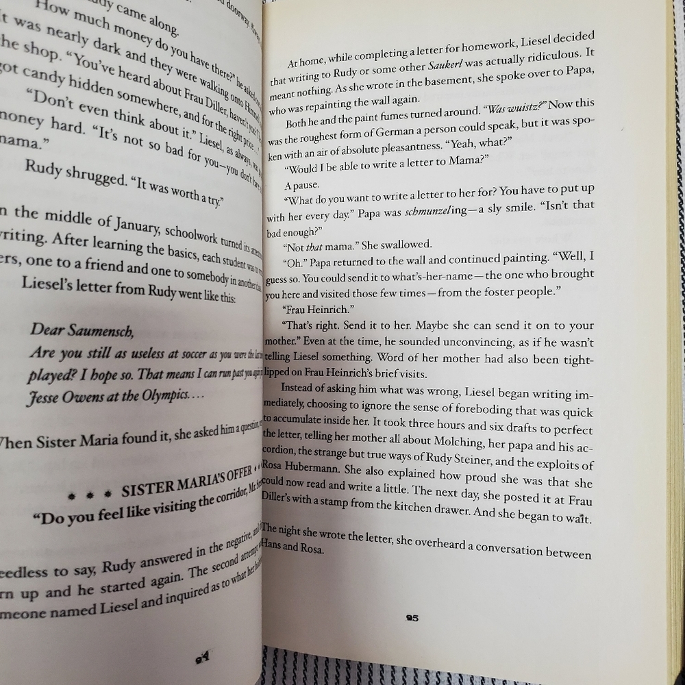 Book Bundle - Picture 8 of 11